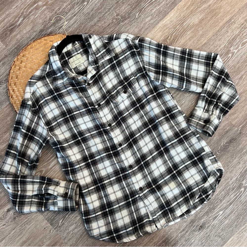 American Eagle distressed flannel